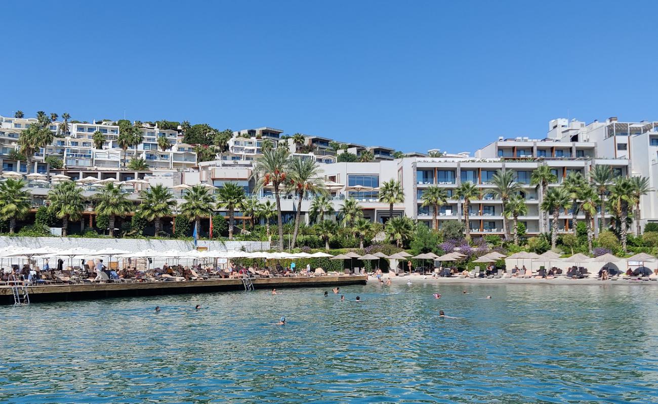 Mirada Exclusive Bodrum Plaji'in fotoğrafı açık bej kum yüzey ile