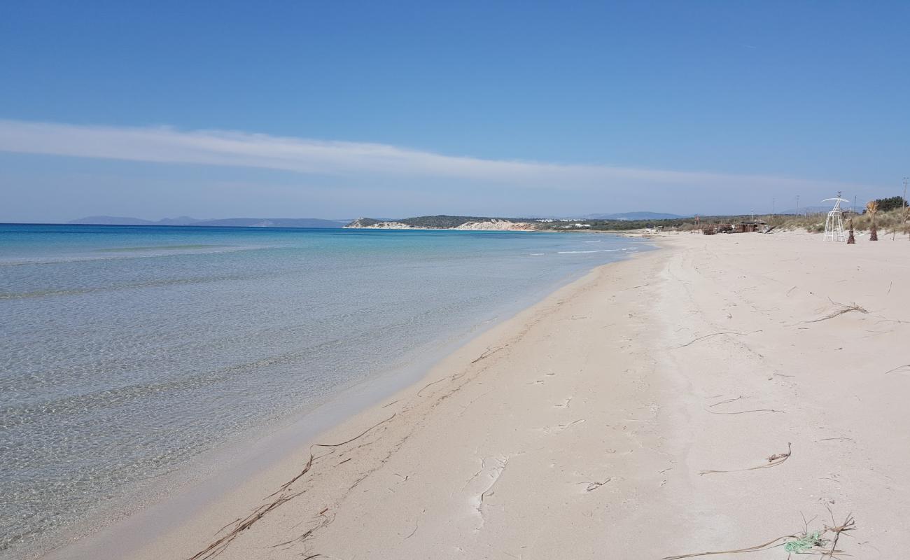 Cesme Altinkum Plaj'in fotoğrafı açık bej kum yüzey ile