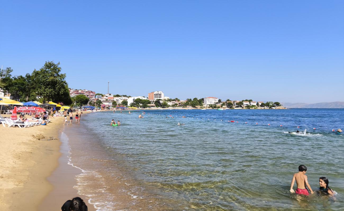 Tatlısu Büyük Bakraç Halk Plajı'in fotoğrafı açık bej kum yüzey ile