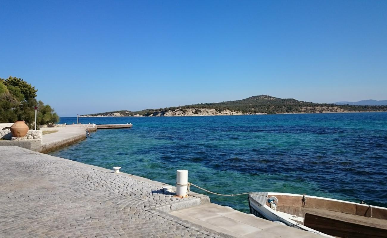 Kalem Island Oliviera Plaji'in fotoğrafı açık bej kum yüzey ile