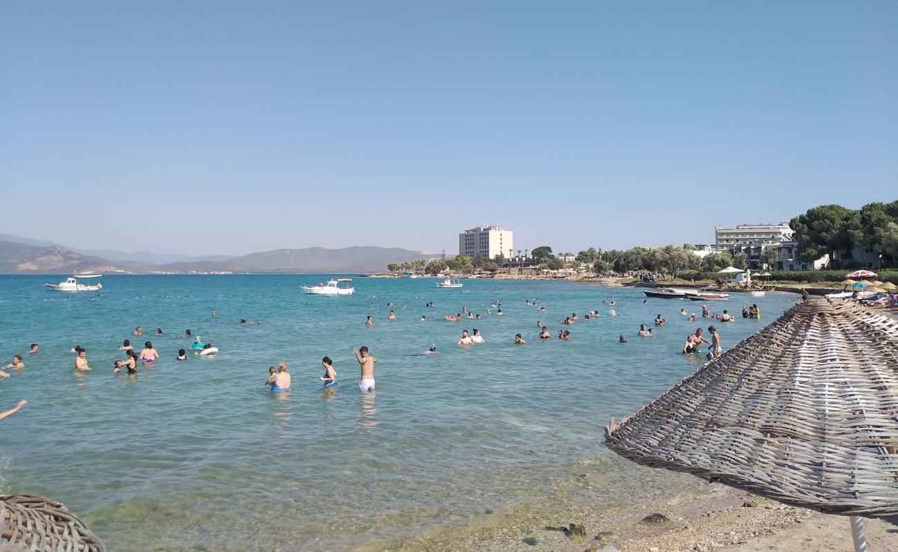 Yeşilkent Plaji'in fotoğrafı açık bej kum yüzey ile