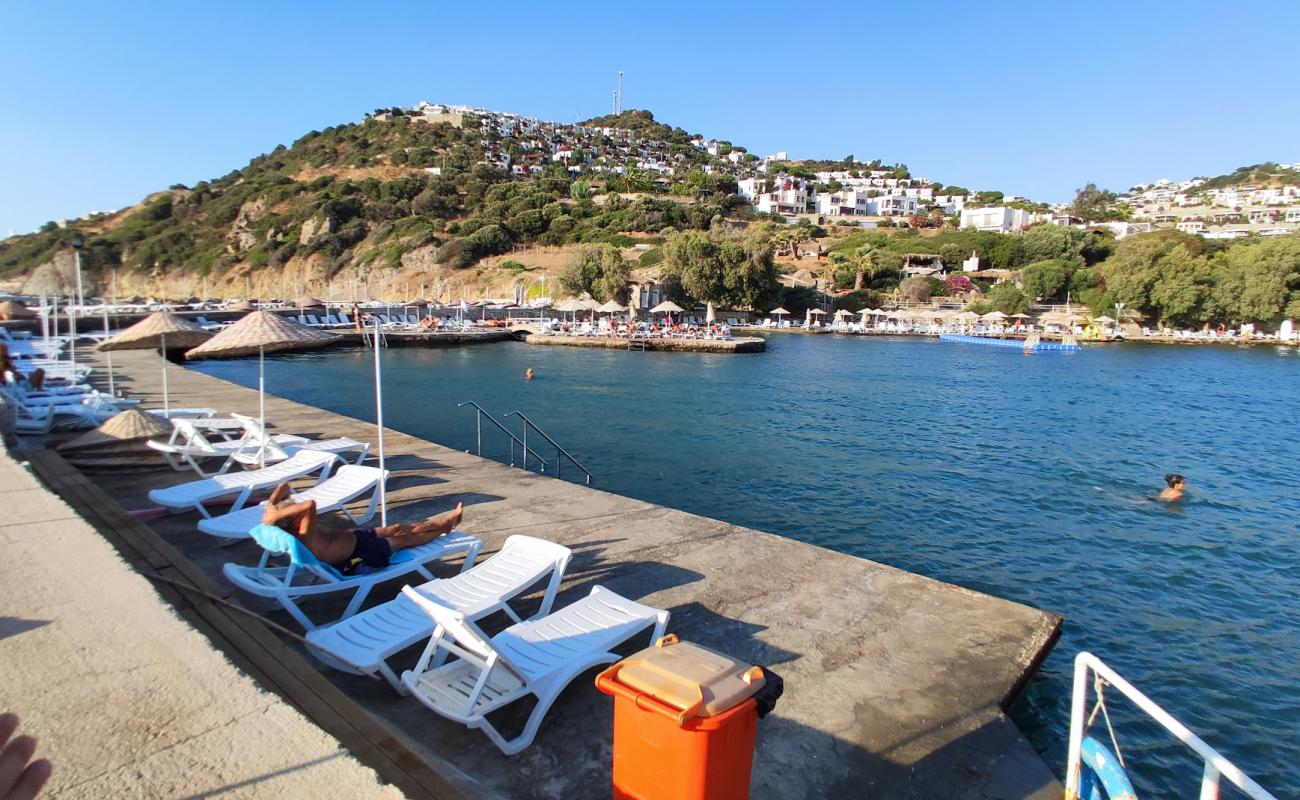 Gümsan Plaji'in fotoğrafı beton kaplı yüzey yüzey ile
