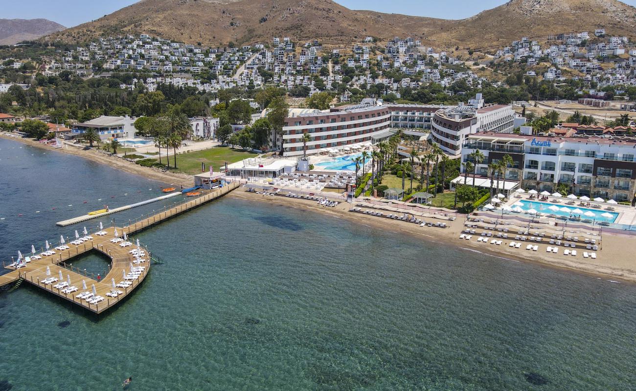 AVTA Tatil Köyü Iskelesi Plaji'in fotoğrafı açık bej kum yüzey ile