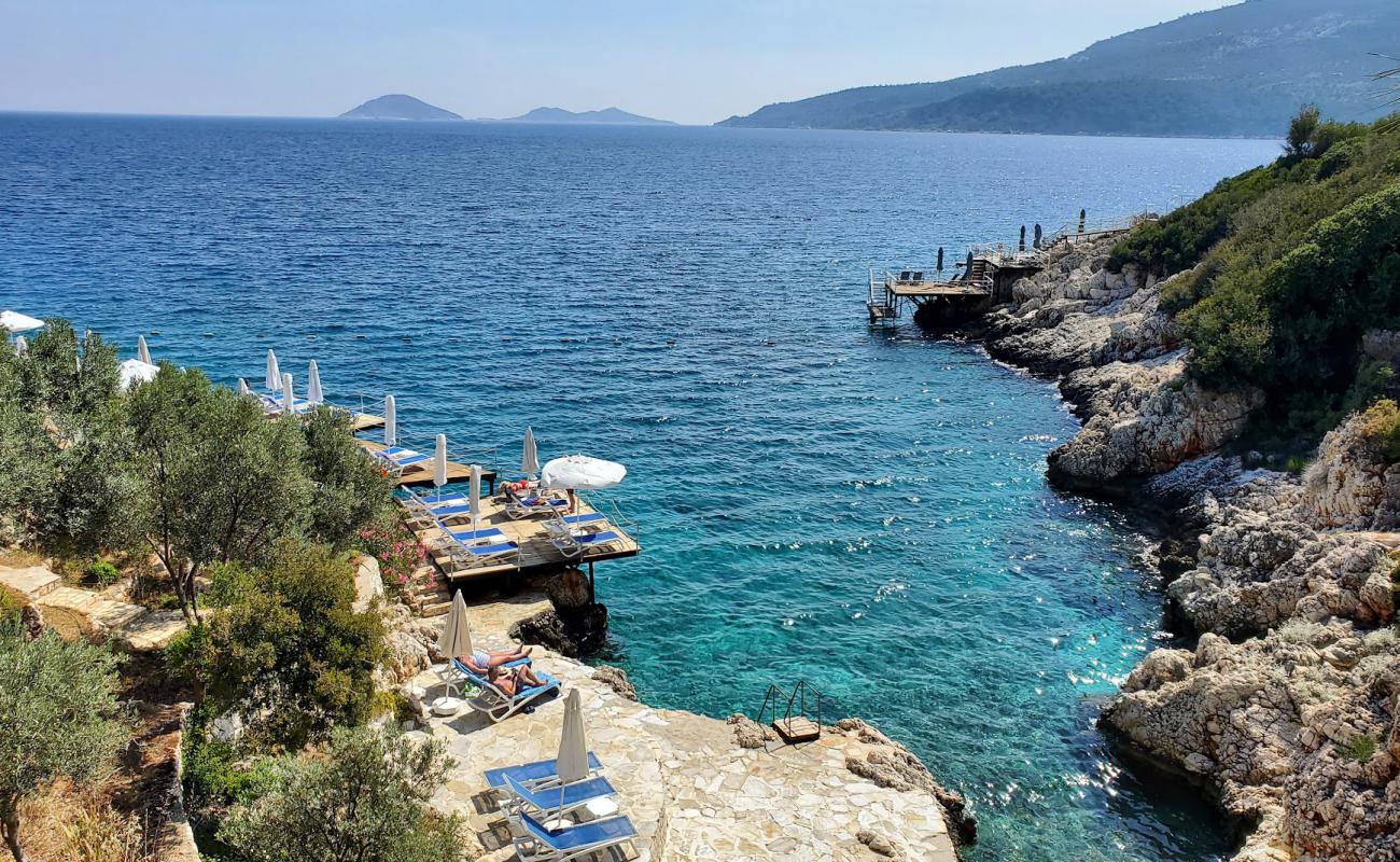 Kulube Plaji'in fotoğrafı beton kaplı yüzey yüzey ile