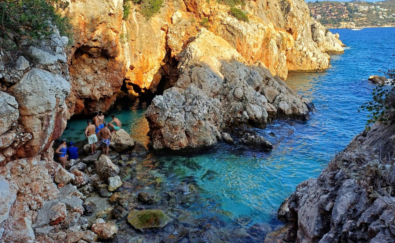 Taş Ocak Plaji'in fotoğrafı kayalık arazi yüzey ile