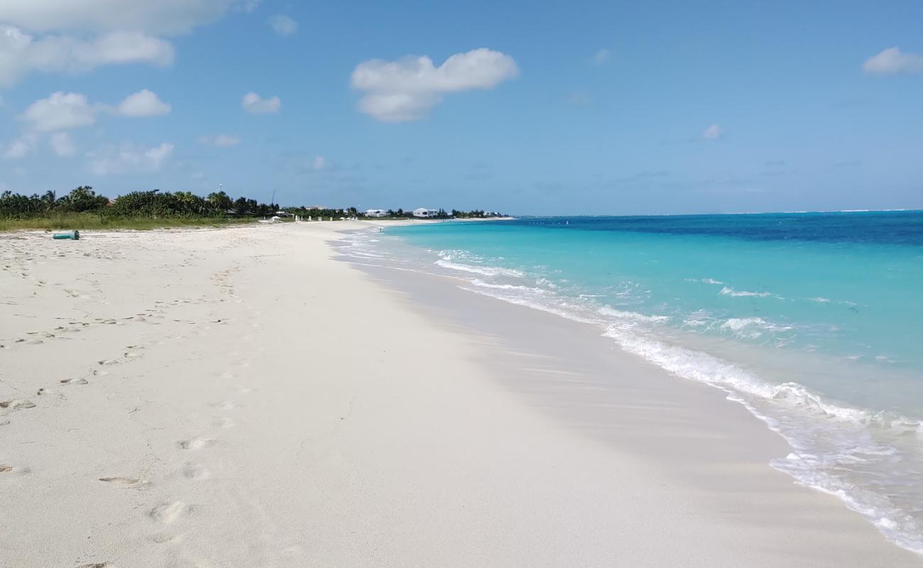 Grace Bay Plajı III'in fotoğrafı i̇nce beyaz kum yüzey ile