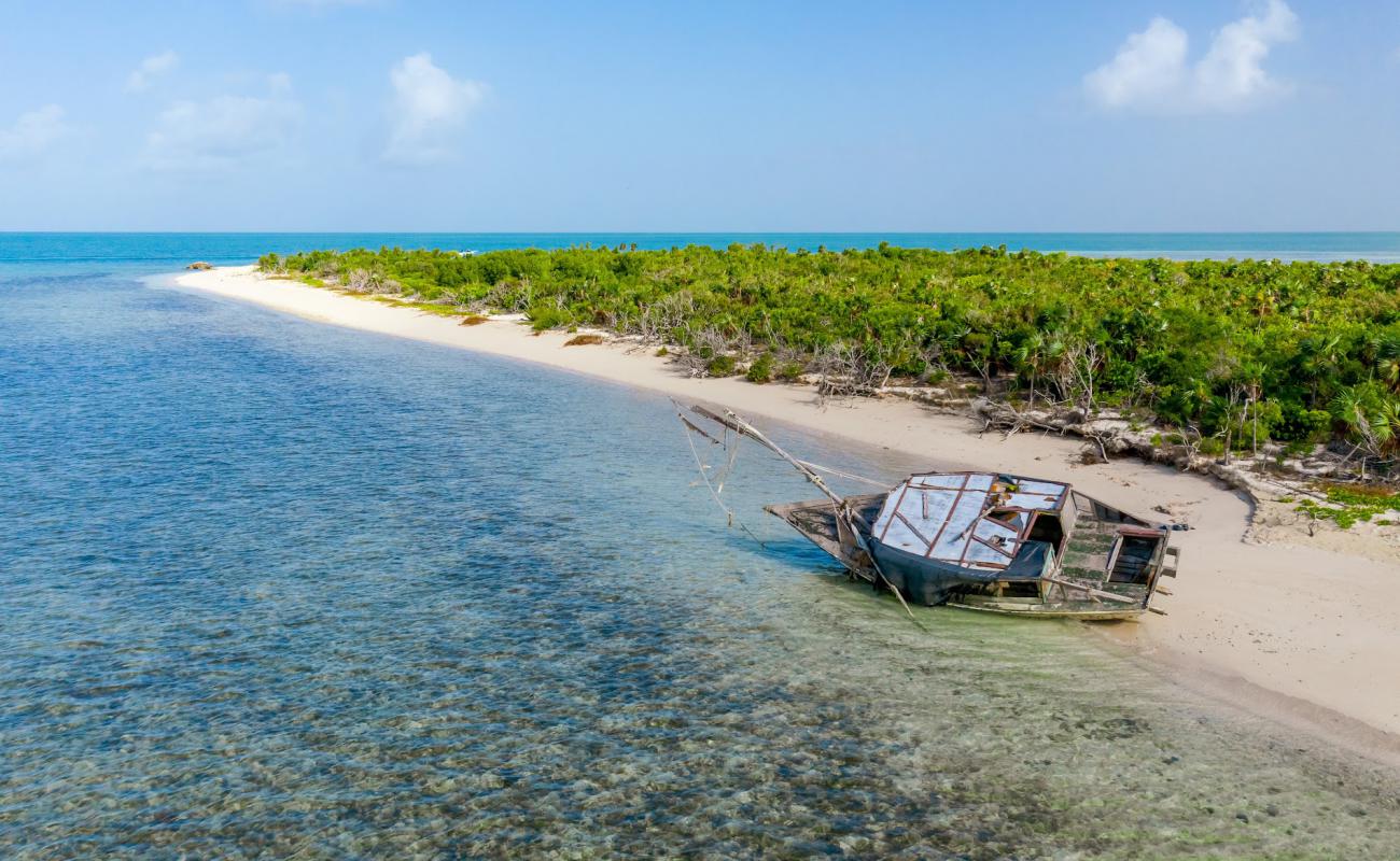Bonefish Point beach'in fotoğrafı bej kum ve çakıl yüzey ile