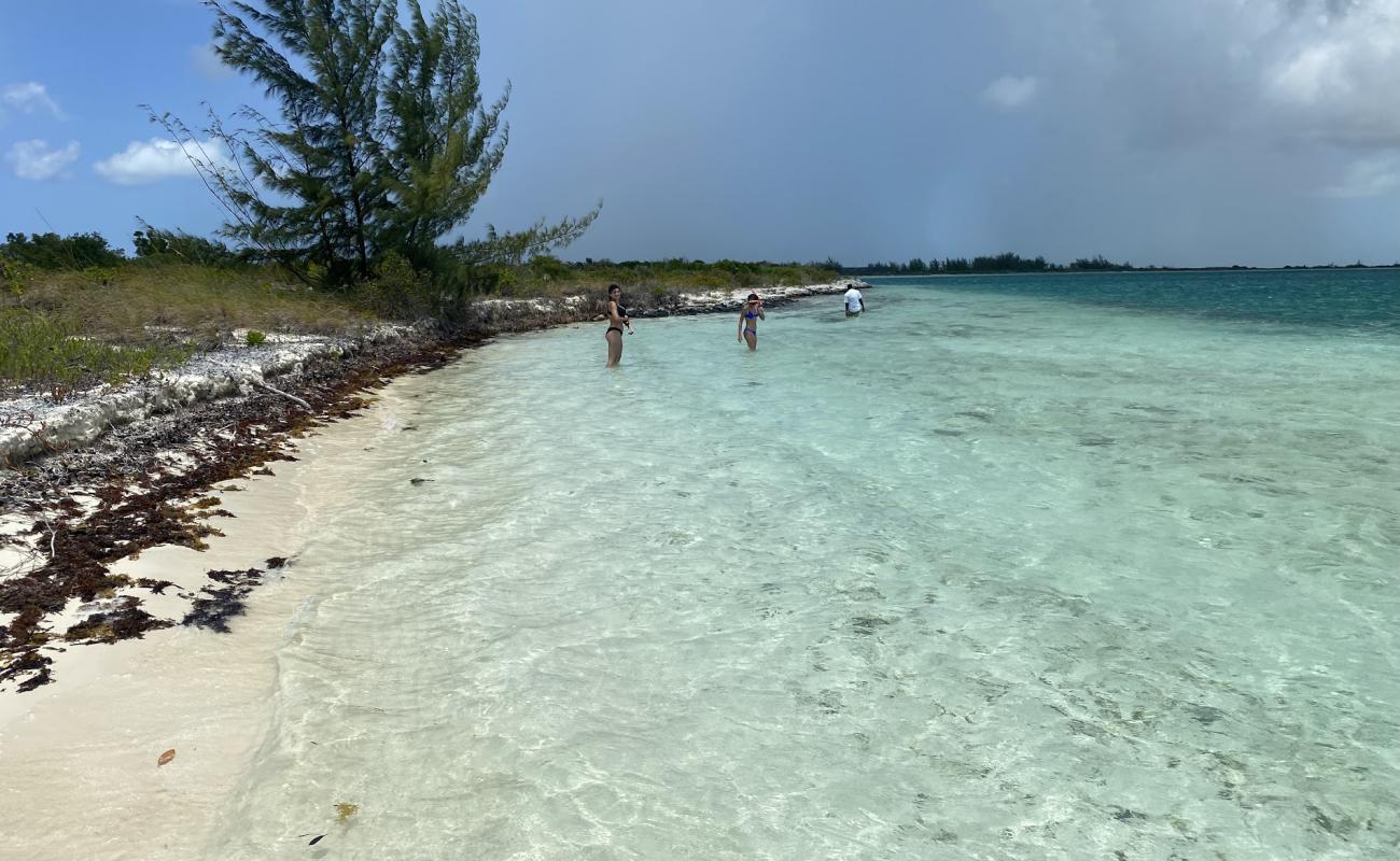 Fort St. George Cay'in fotoğrafı parlak ince kum yüzey ile