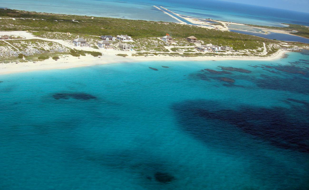 Le Grand beach'in fotoğrafı i̇nce bej kum yüzey ile