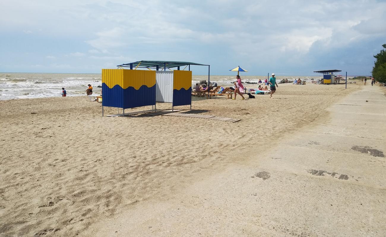 Plyazh Naberezhnoye II'in fotoğrafı bej kabuklu kum yüzey ile
