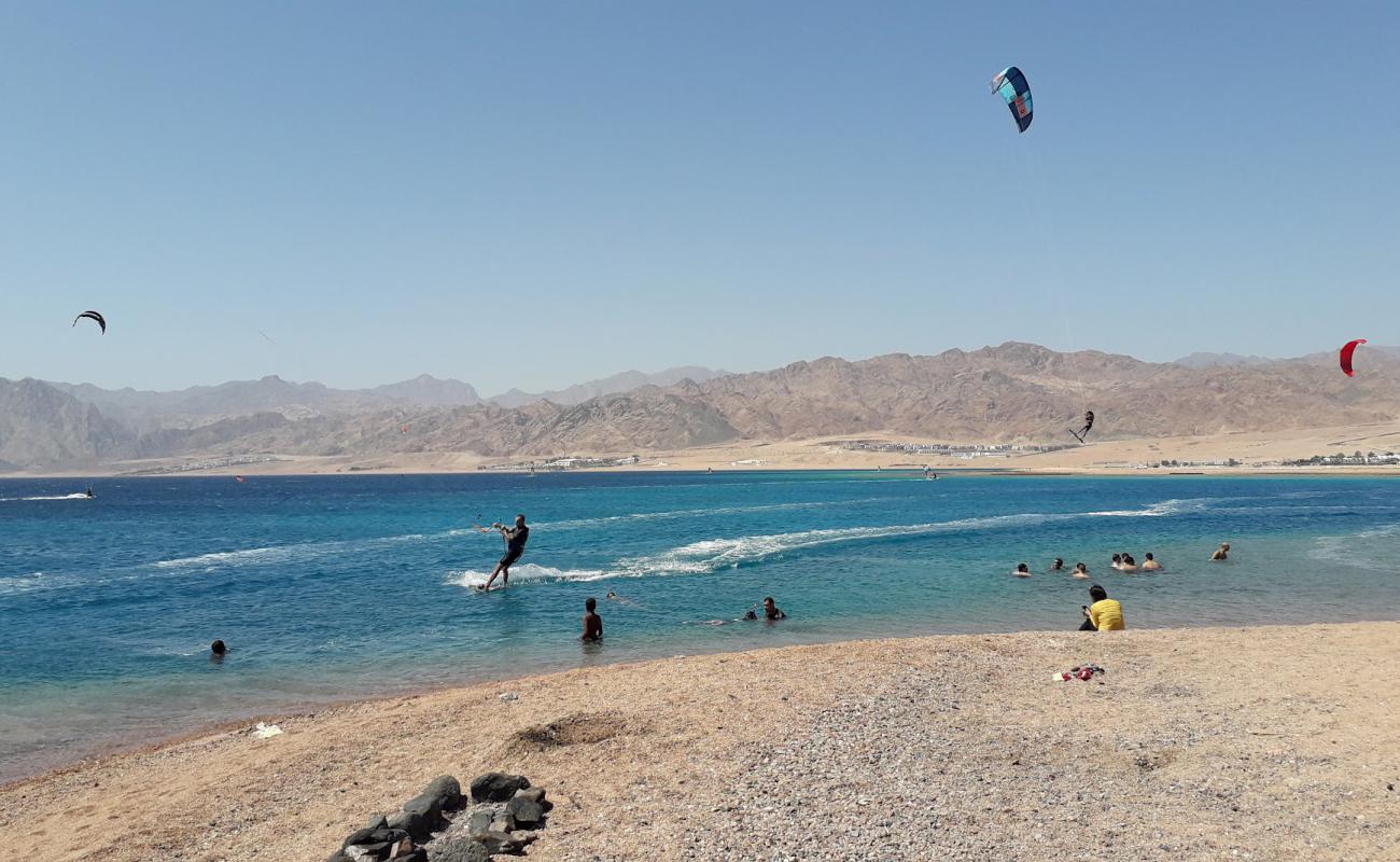 Dahab Lagoon beach II'in fotoğrafı parlak kum yüzey ile