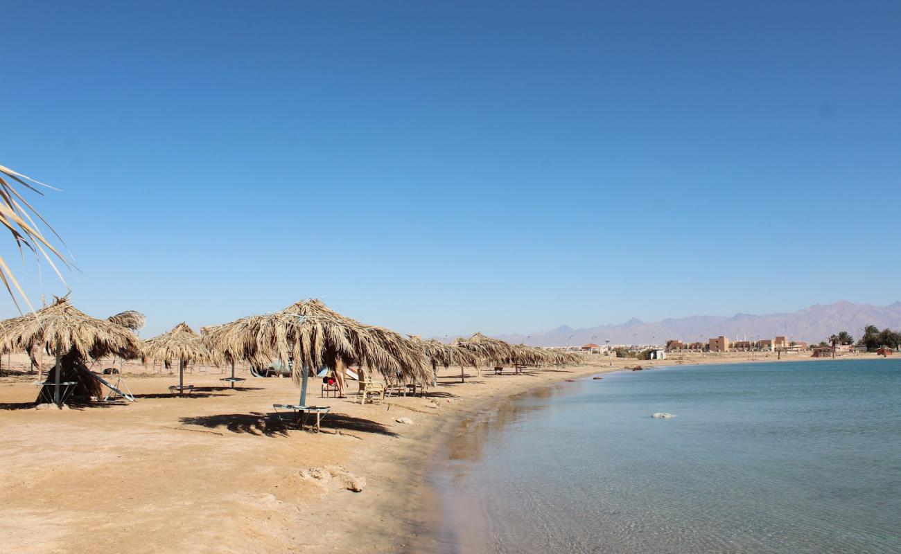 Moon Beach'in fotoğrafı açık bej kum yüzey ile
