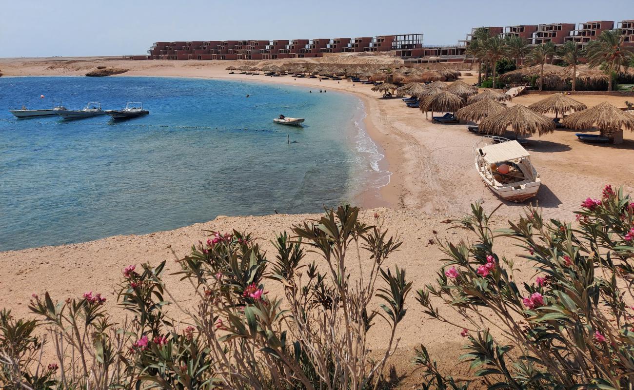 Sharm El Naga Beach'in fotoğrafı parlak kum yüzey ile