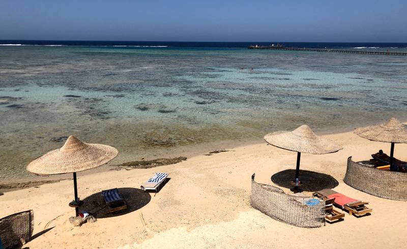 Fayrouz Beach'in fotoğrafı beton kaplı yüzey yüzey ile