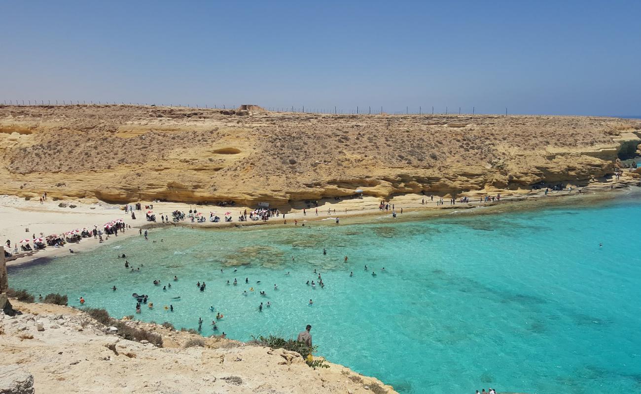 Ageeba Beach'in fotoğrafı açık bej kum yüzey ile