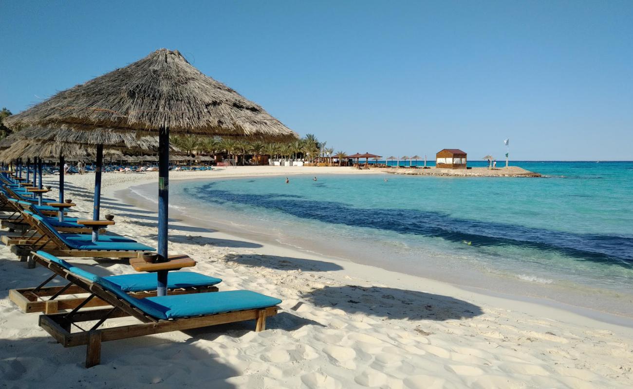 Carols Rivage Beach'in fotoğrafı i̇nce beyaz kum yüzey ile
