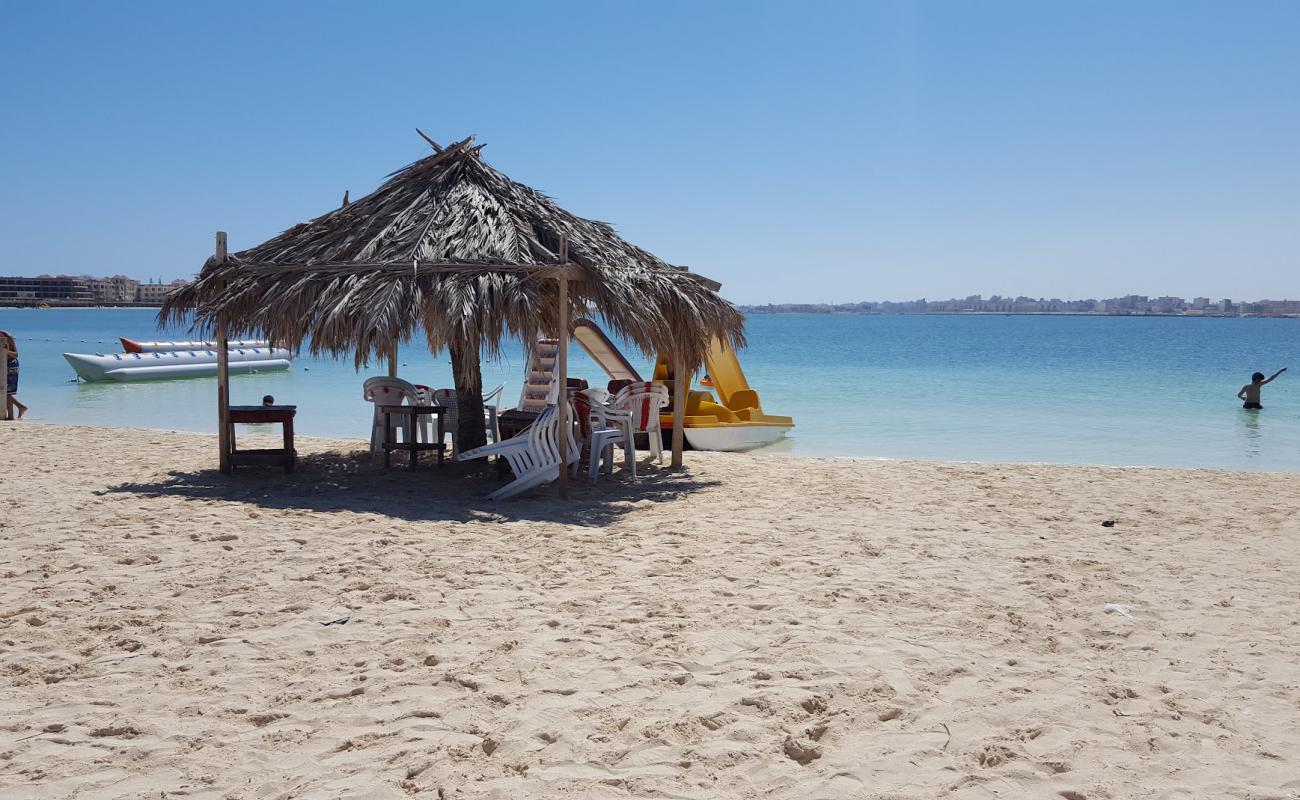 Gana Beach'in fotoğrafı açık bej kum yüzey ile