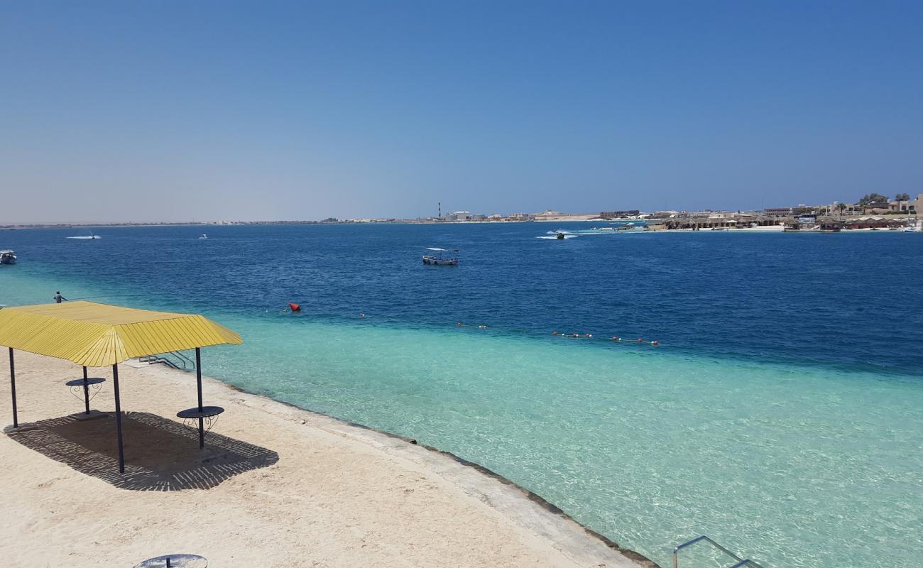 Suez Canal Authority Camp Beach'in fotoğrafı beton kaplı yüzey yüzey ile