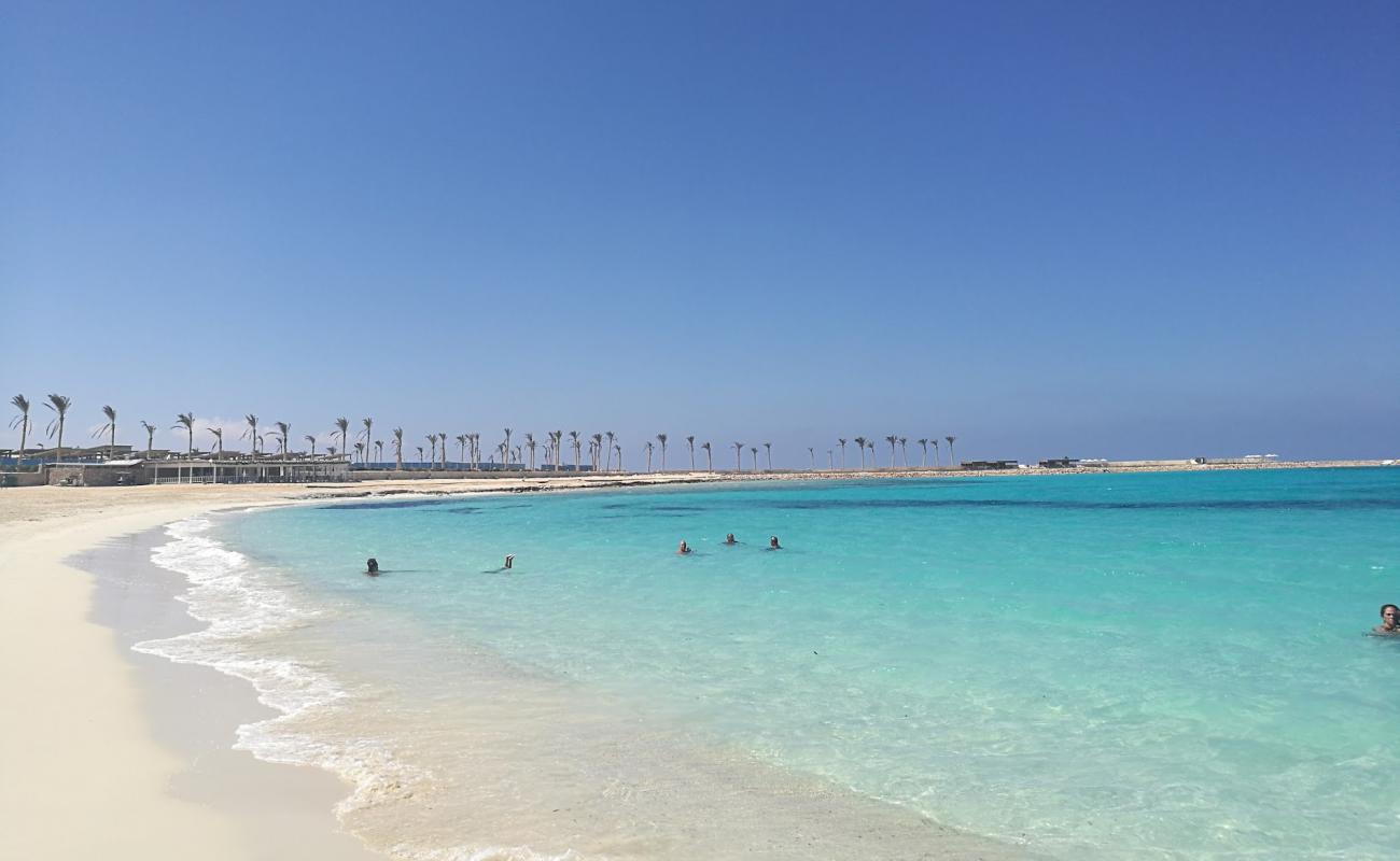 Caesar Sodic Beach'in fotoğrafı parlak ince kum yüzey ile