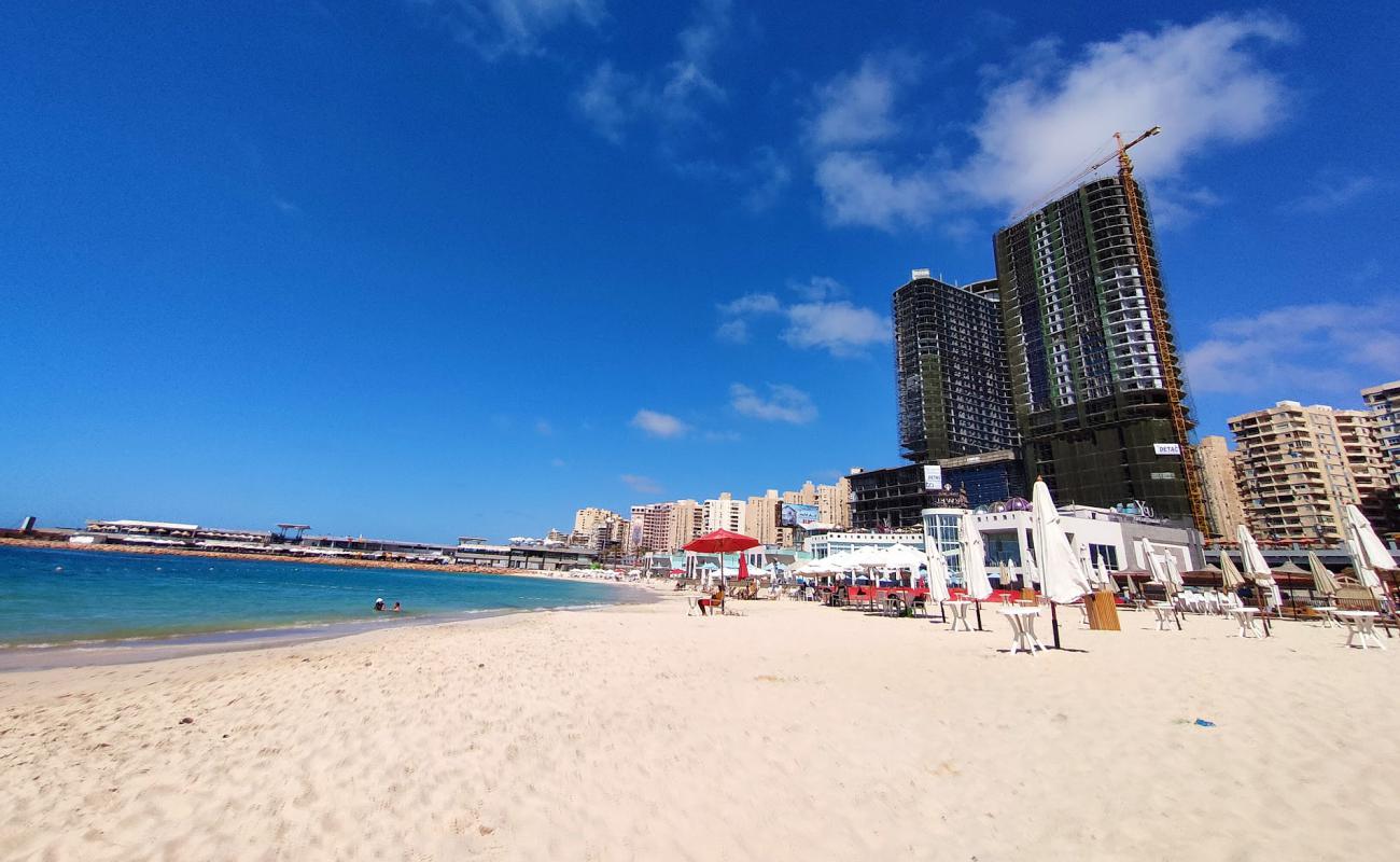 Golden Jewel Beach'in fotoğrafı i̇nce bej kum yüzey ile