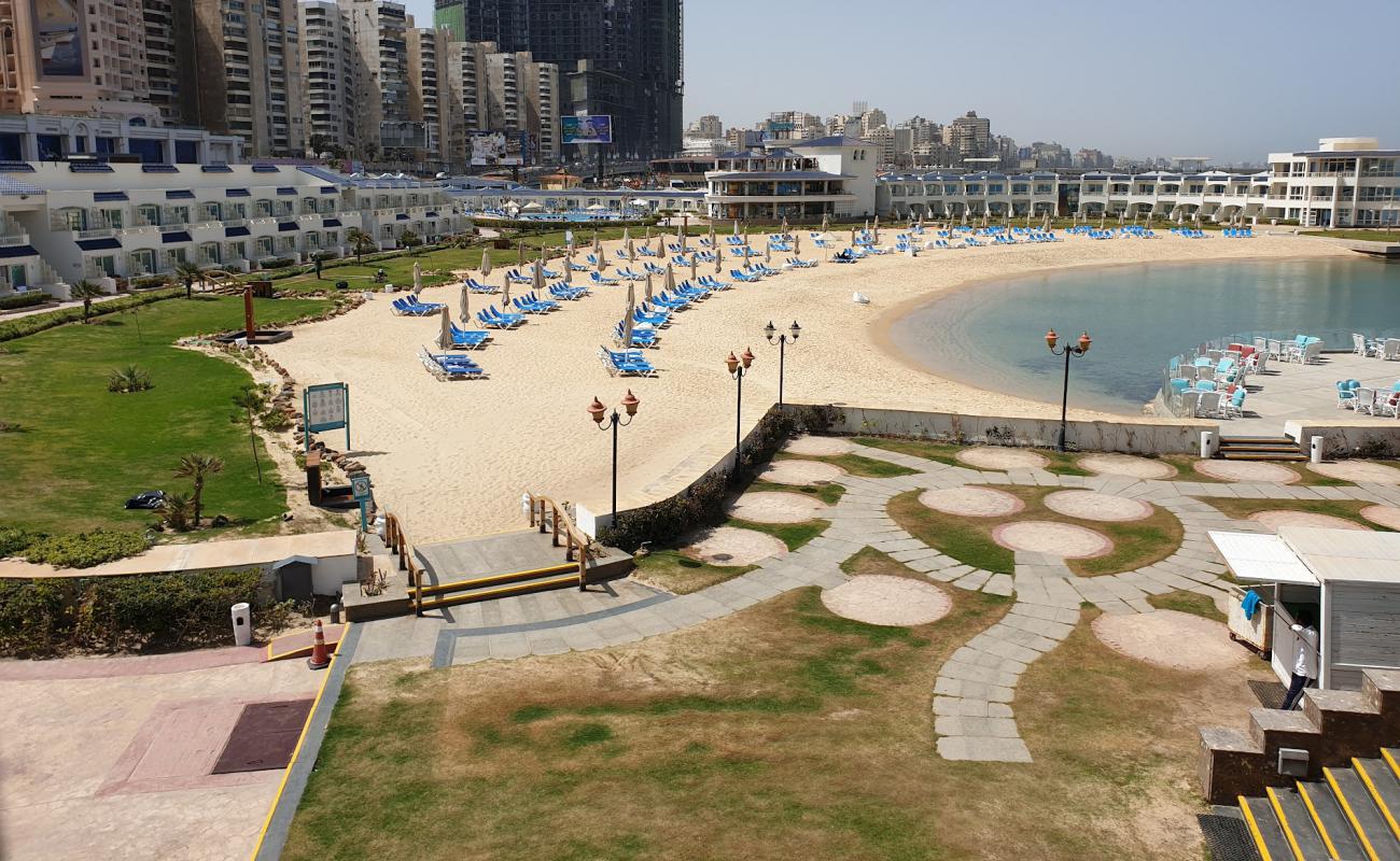 Stanli Beach'in fotoğrafı açık bej kum yüzey ile