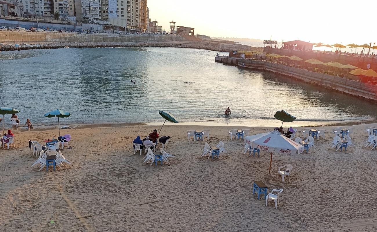 Engineers Guild Beach Club'in fotoğrafı açık bej kum yüzey ile