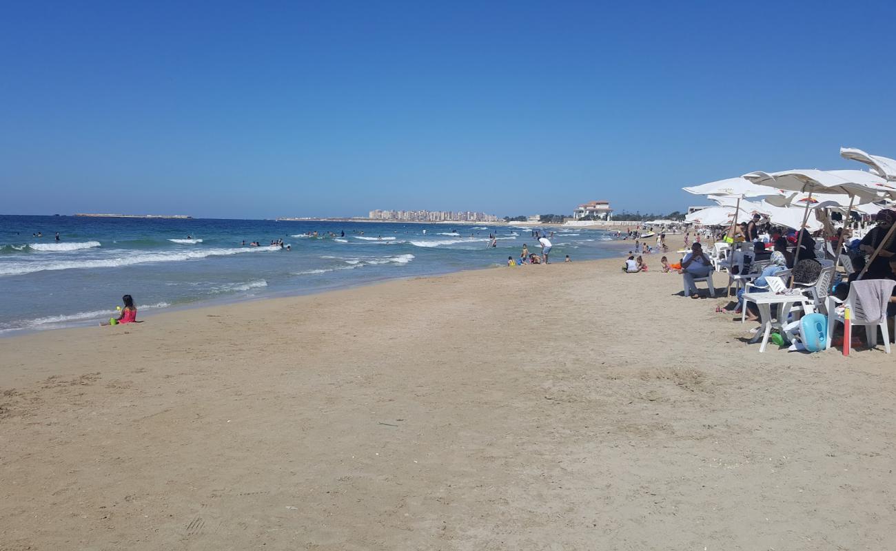 El Mamurah Beach'in fotoğrafı açık bej kum yüzey ile