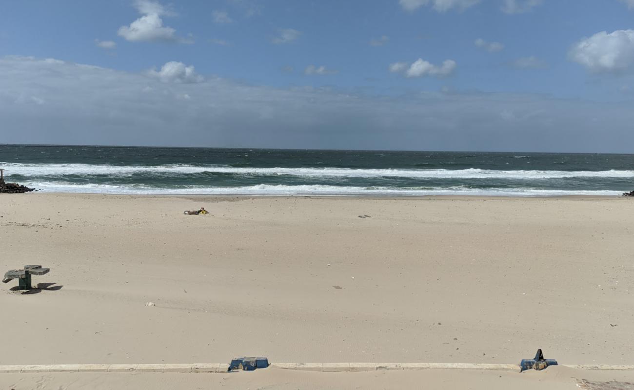 El-Kersh Beach'in fotoğrafı parlak kum yüzey ile