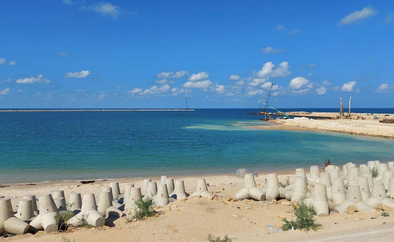 El Resa Beach'in fotoğrafı açık bej kum yüzey ile
