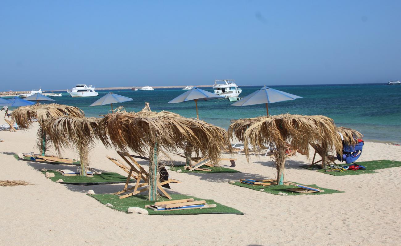 Nemo Bay island'in fotoğrafı parlak kum yüzey ile