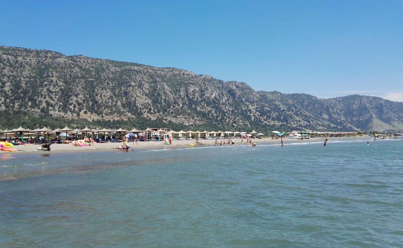 Velipoja Beach'in fotoğrafı gri kum yüzey ile