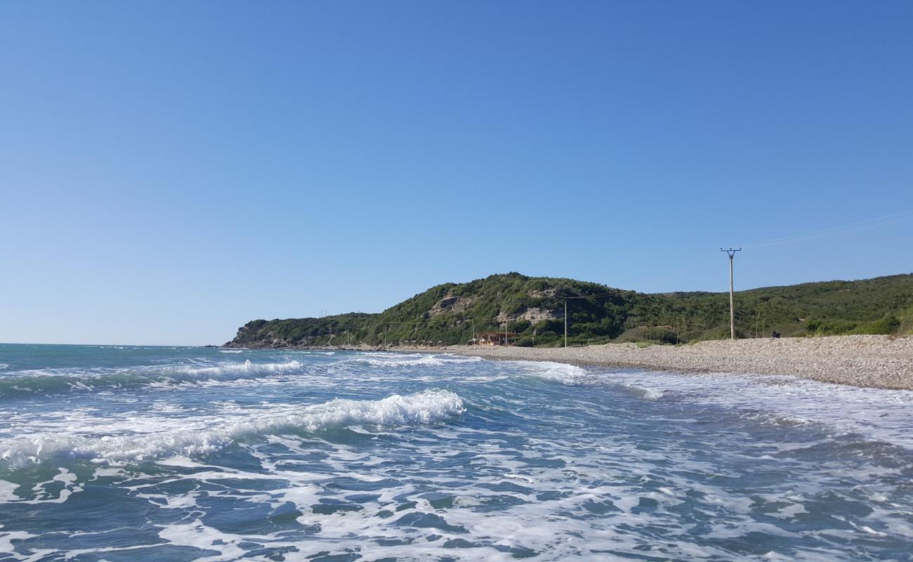 Gjeneralit II beach'in fotoğrafı kahverengi kum yüzey ile