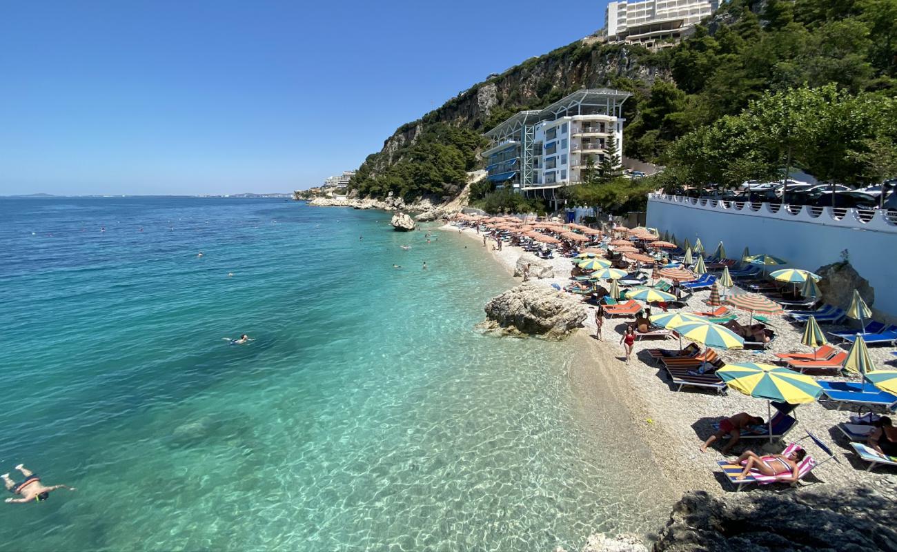 Sunny beach II'in fotoğrafı bej çakıl yüzey ile