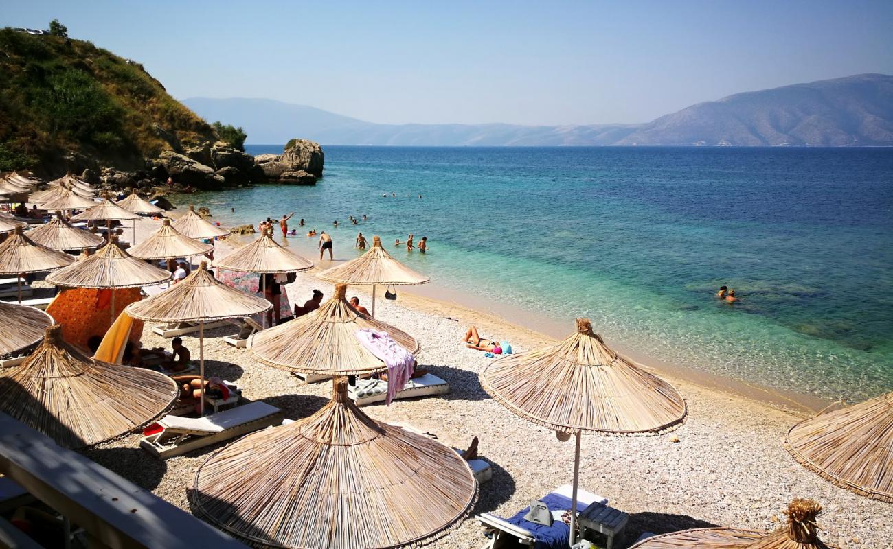 La Plaia beach'in fotoğrafı küçük bej çakıl yüzey ile
