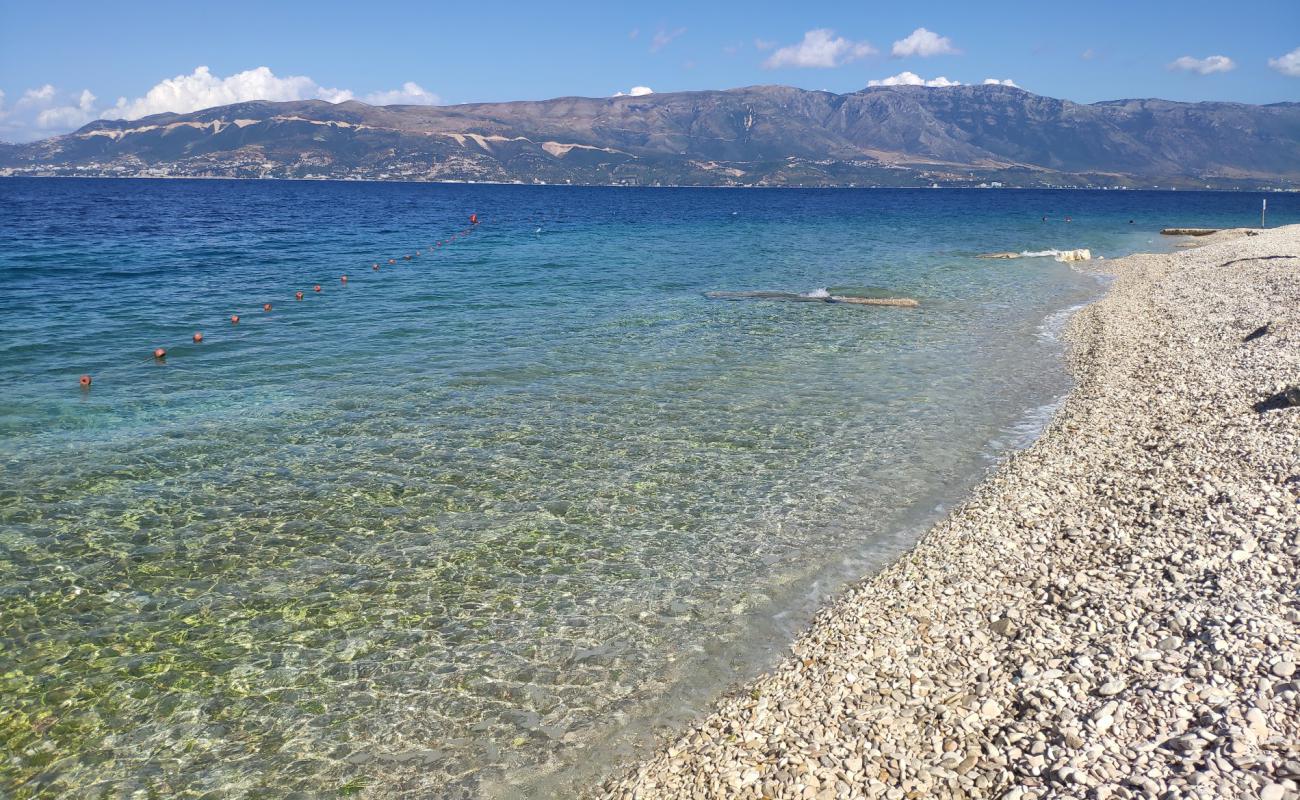 Zhanpovel Bay'in fotoğrafı bej çakıl yüzey ile