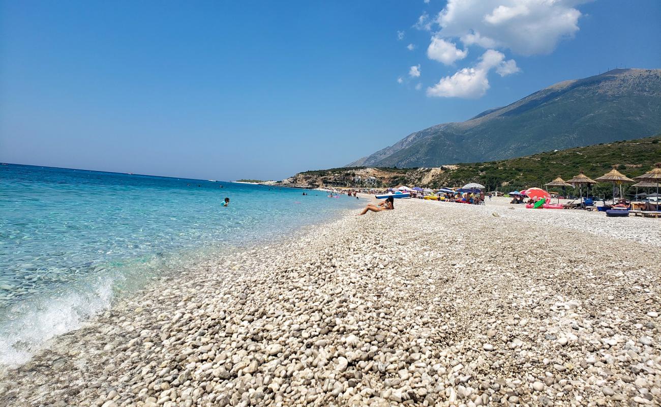 Pepperon Plajı'in fotoğrafı küçük bej çakıl yüzey ile