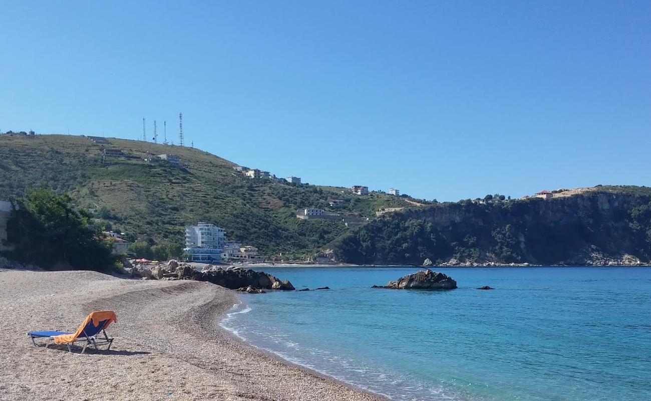 Prinos beach'in fotoğrafı bej çakıl yüzey ile