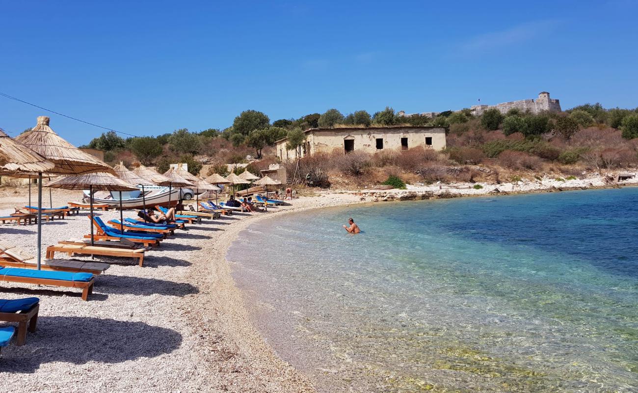 Palermo beach'in fotoğrafı küçük beyaz çakıllar yüzey ile