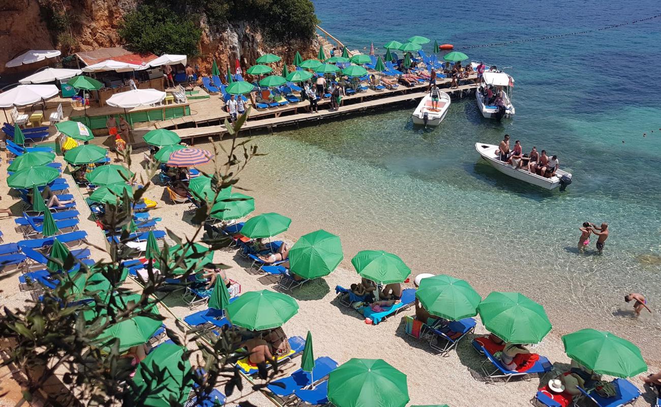 Isole Gemelle Plajı'in fotoğrafı hafif ince çakıl taş yüzey ile