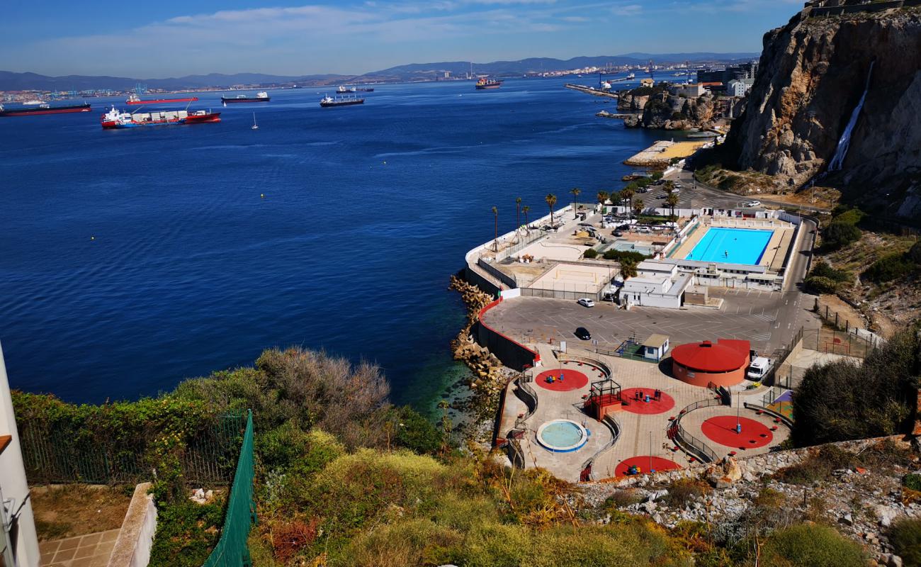 Little Bay Beach'in fotoğrafı kayalık arazi yüzey ile
