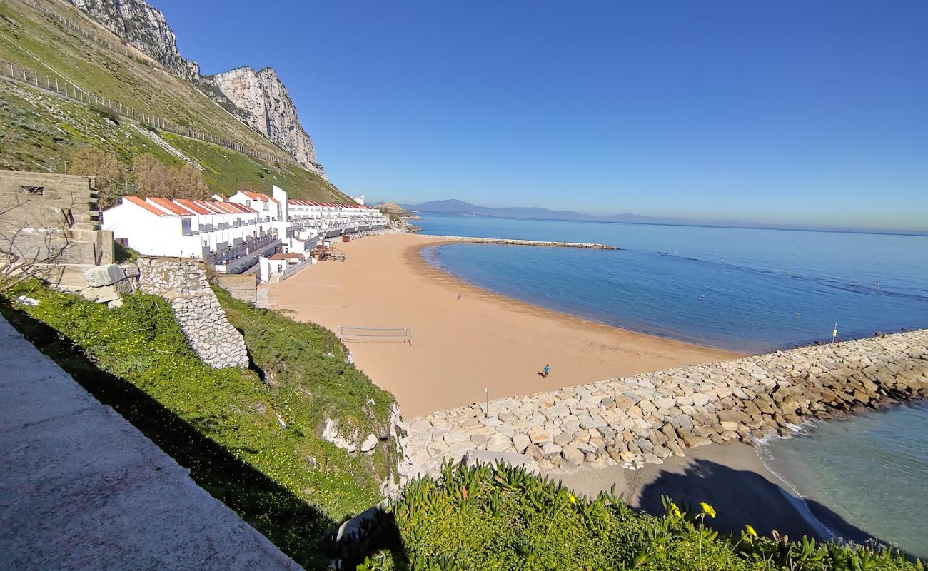 Sandy Bay Plajı'in fotoğrafı i̇nce bej kum yüzey ile
