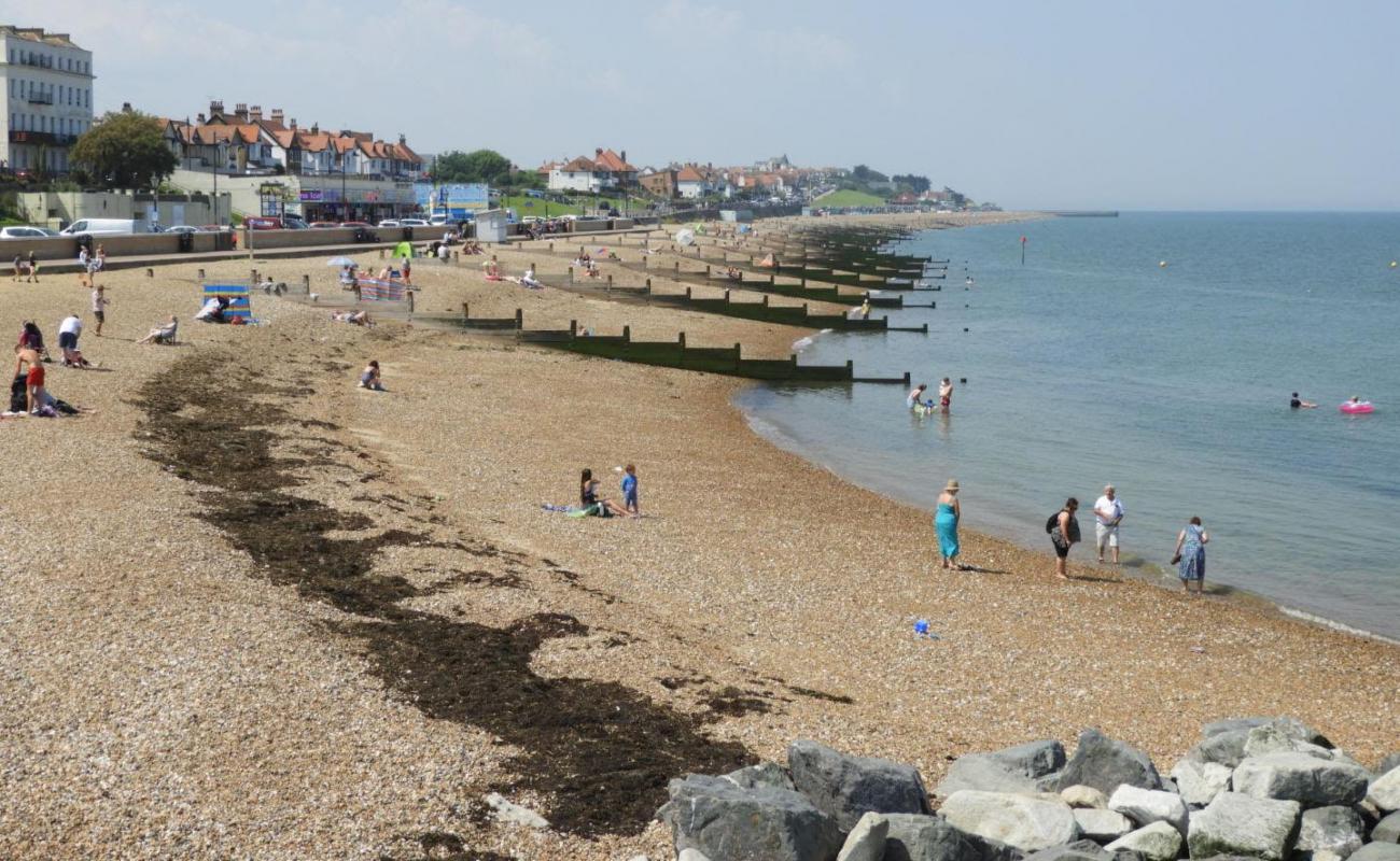 Herne Bay beach'in fotoğrafı hafif çakıl yüzey ile