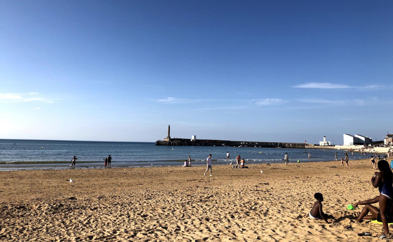 Margate Plajı'in fotoğrafı parlak kum yüzey ile