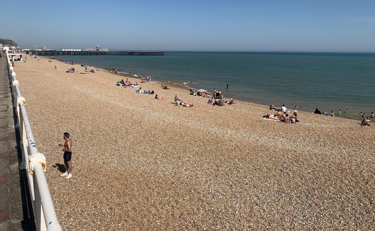 St. Leonards beach'in fotoğrafı hafif ince çakıl taş yüzey ile