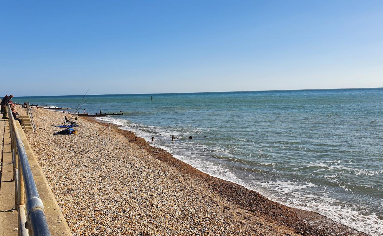 Selsey beach'in fotoğrafı bej çakıl yüzey ile