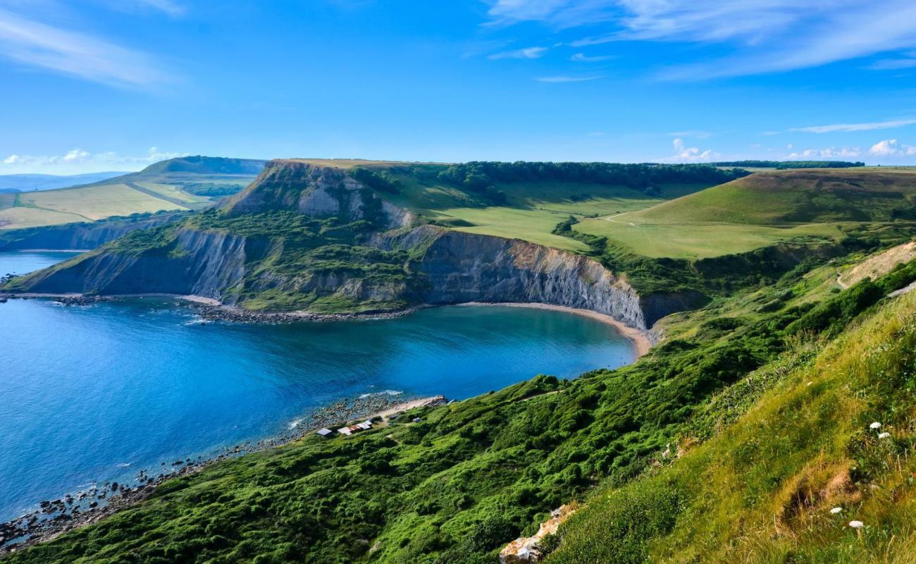 Chapman's Pool'in fotoğrafı bej çakıl yüzey ile