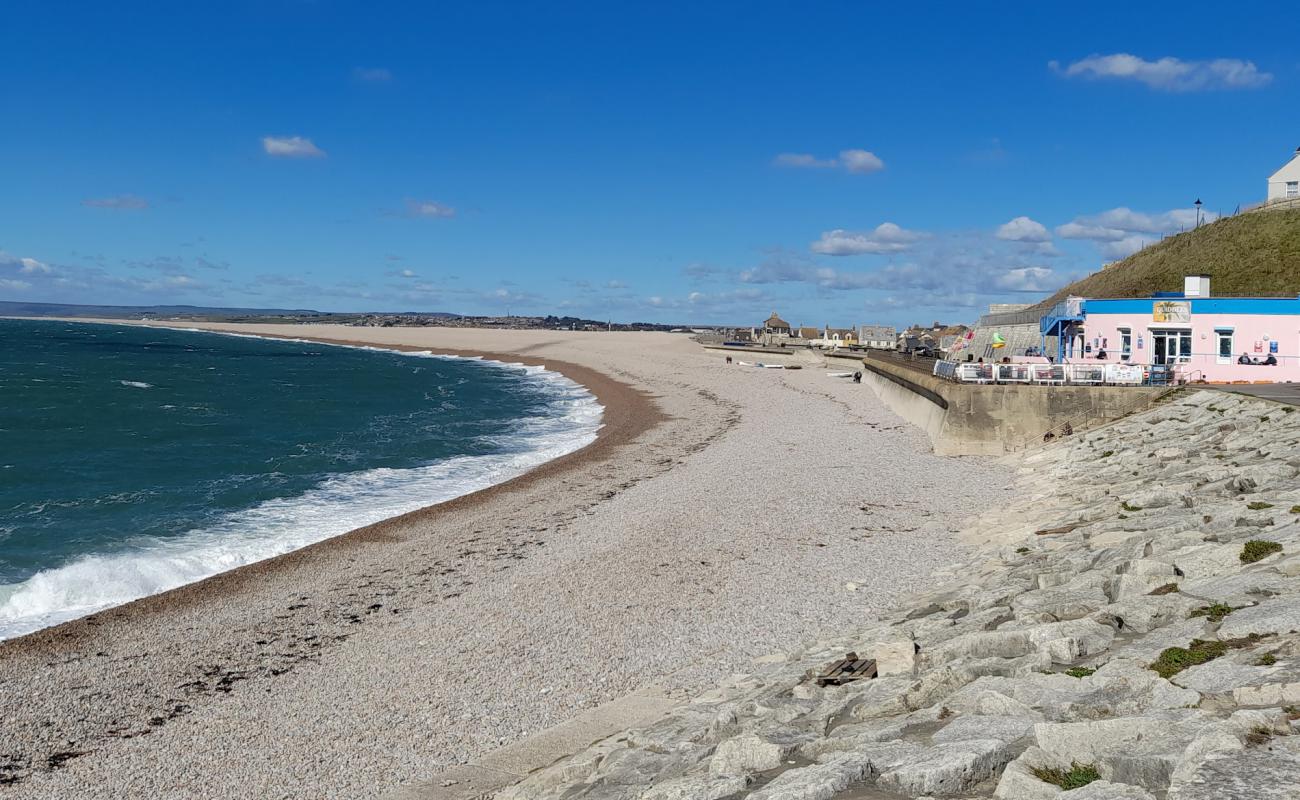 Chiswell beach'in fotoğrafı bej çakıl yüzey ile