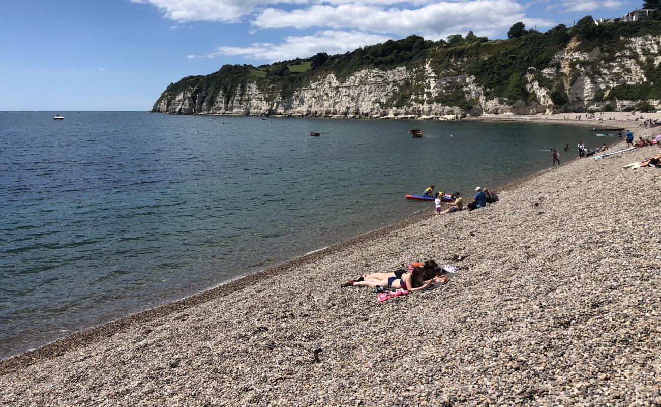 Beer beach'in fotoğrafı gri ince çakıl taş yüzey ile