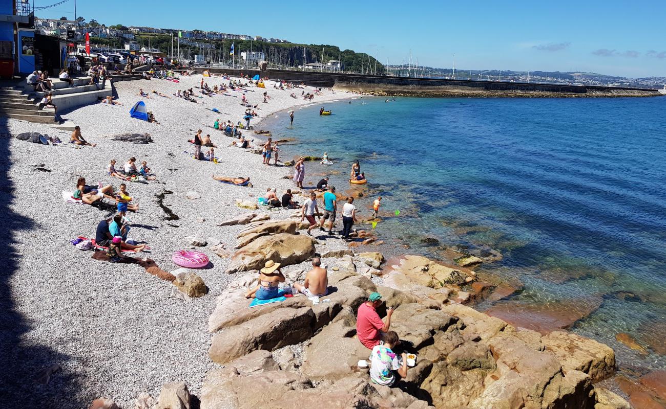 Breakwater beach'in fotoğrafı gri çakıl taşı yüzey ile