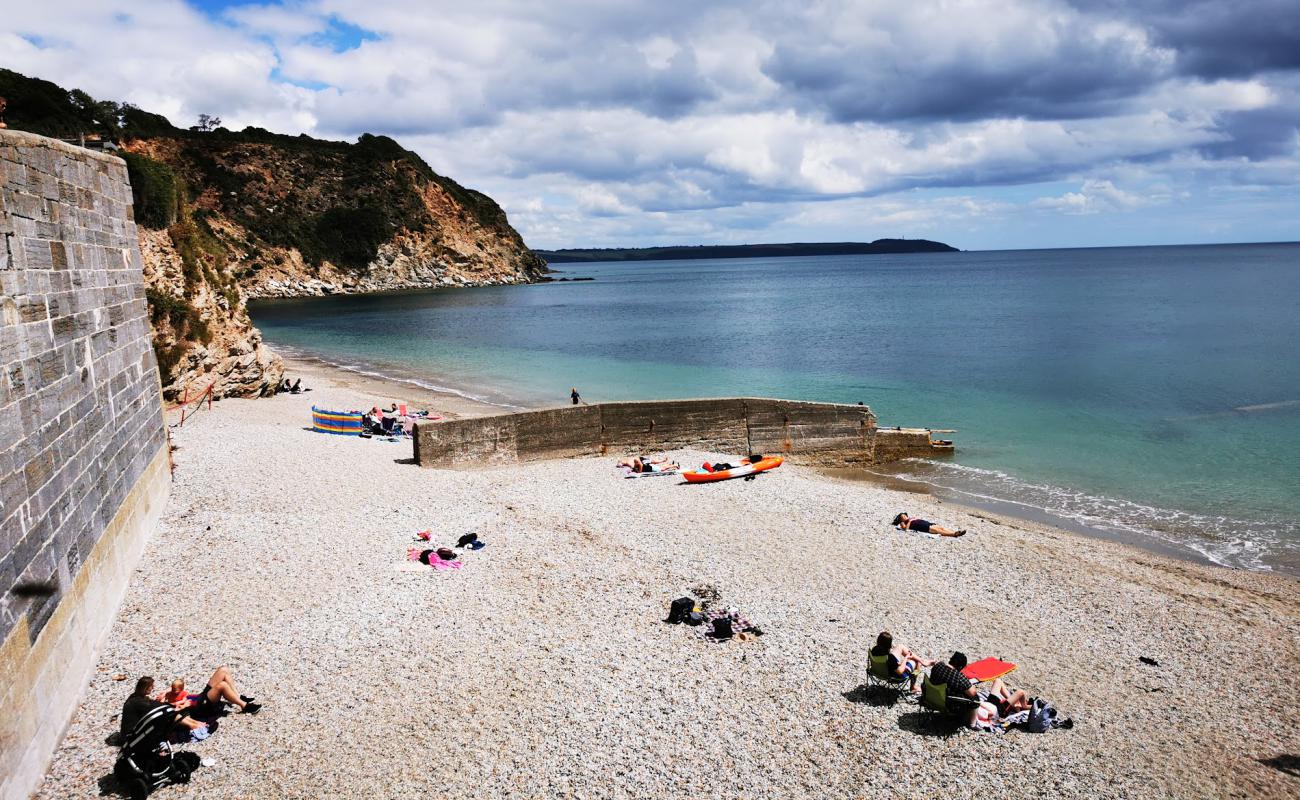 Charlestown beach'in fotoğrafı hafif çakıl yüzey ile